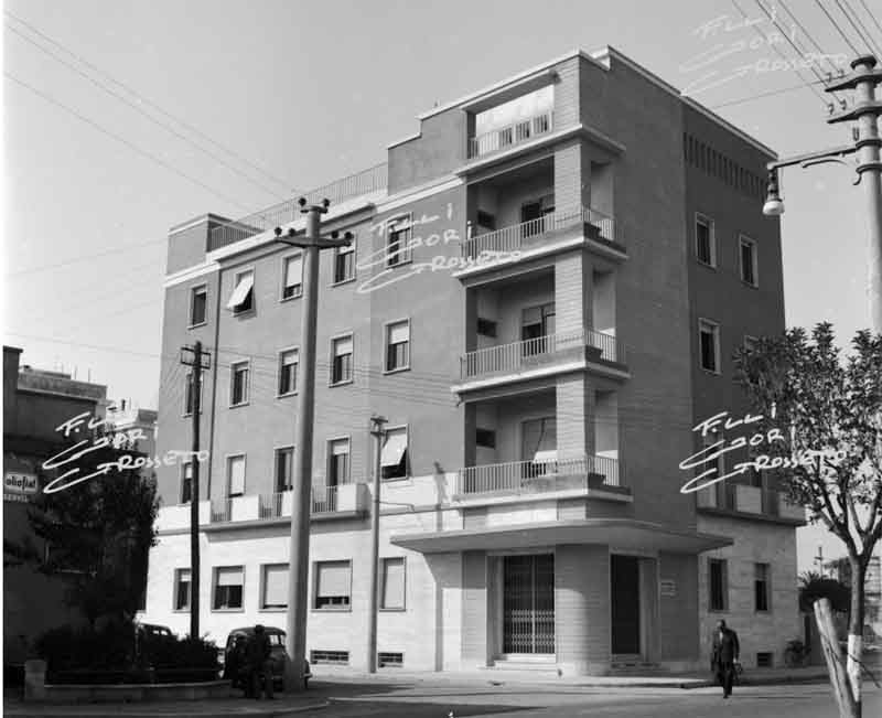 Una foto storica del palazzo sede dell'Ente Maremma, fra via Trieste e via Fucini, ora ospita uffici della Regione