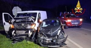 L'auto e il furgone coinvolti nell'incidente