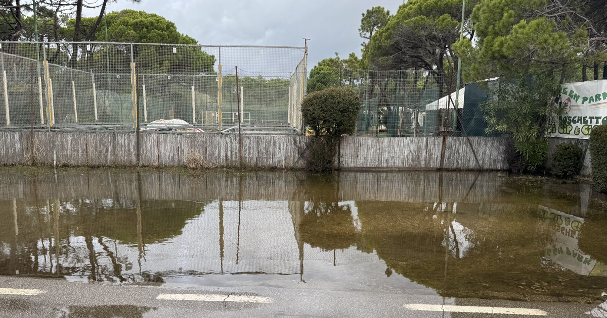 L'area dei giochini allagata