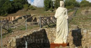 L'area archeologica di Roselle, vicino a Grosseto (photo by Patafisik - Own work, CC BY-SA 4.0)