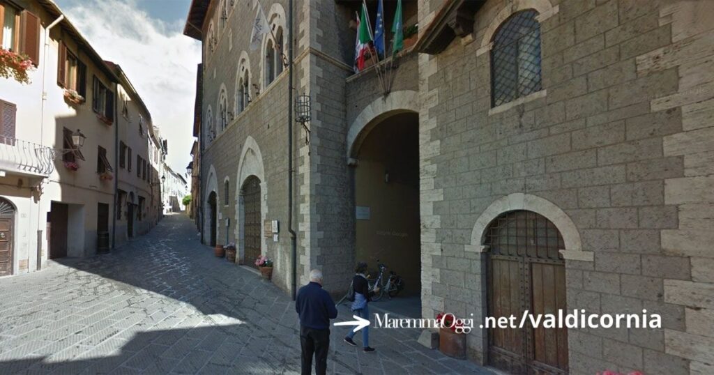 Il palazzo comunale di Piombino