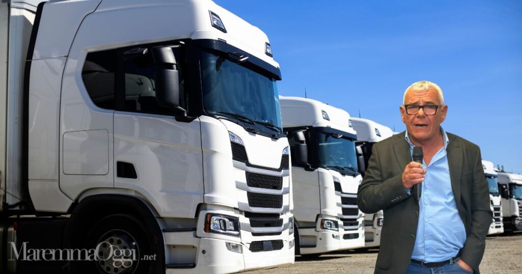 Alcuni camion e Mauro Squarcia