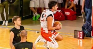 Alessandro Banchi in acrobazia (foto Aldo Giuliani per MaremmaOggi)