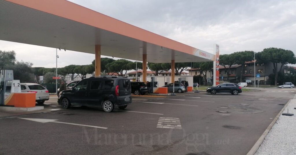 Un distributore Conad a Grosseto, al momento qui ci sono i prezzi più bassi in Toscana