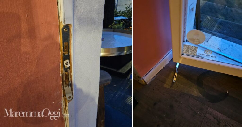 La serratura scassinata e la porta aperta dai ladri