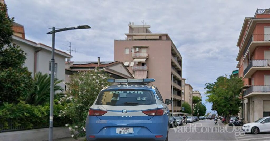 Lungomare Marconi a Piombino e una macchina della polizia