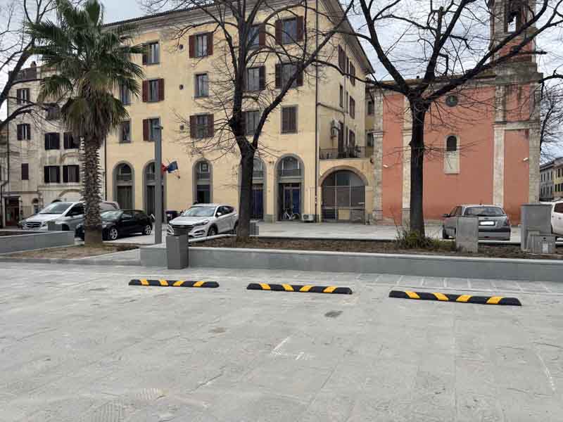 I parcheggi già previsti sul lato del museo di Storia naturale