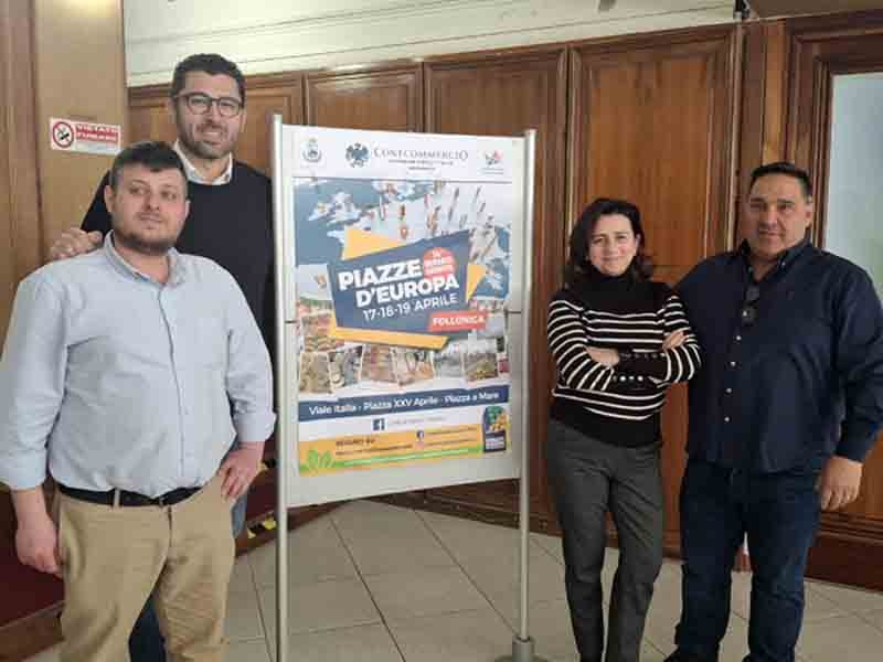 La presentazione in Comune di Piazze d'Europa