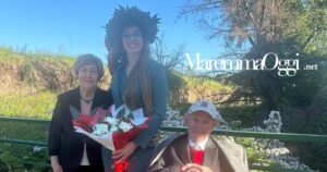 Martina Rossi appena laureata e i nonni Gabriella e Giorgio che hanno festeggiato insieme i 65 anni di matrimonio