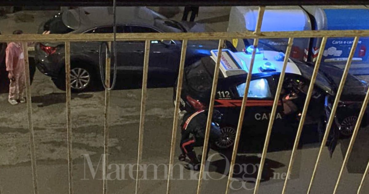 La pattuglia dei carabinieri in via Prile dove c'è stata la tentata violenza