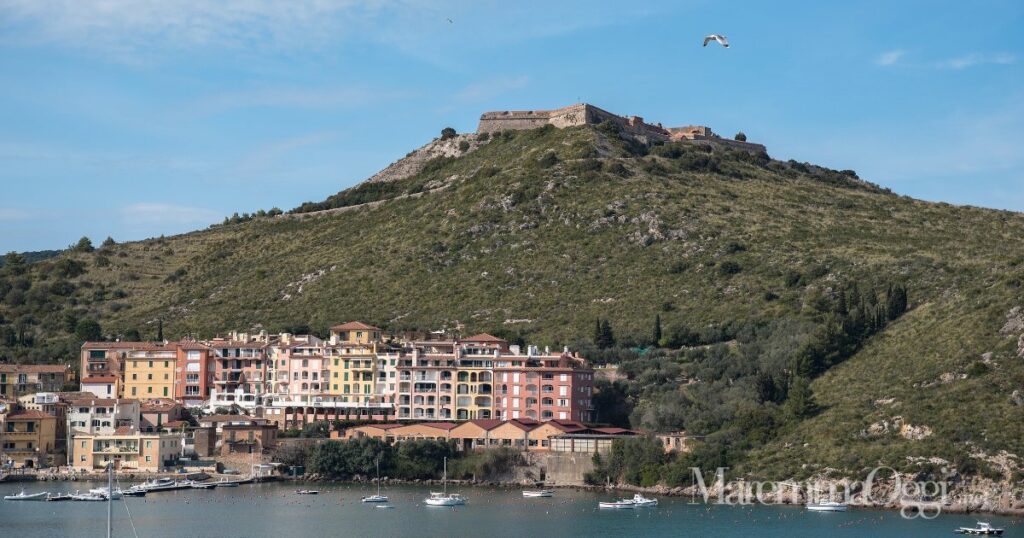 L'ex Cirio a Porto Ercole, proprio sotto a Forte Filippo