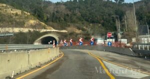 Lo svincolo prima della galleria di Pari sulla Grosseto-Siena