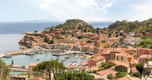 Una veduta di Giglio Porto