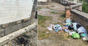 La brace spenta e la spazzatura alla Steccaia