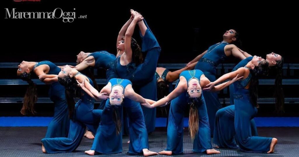 Un'esibizione di AcroFreeDance