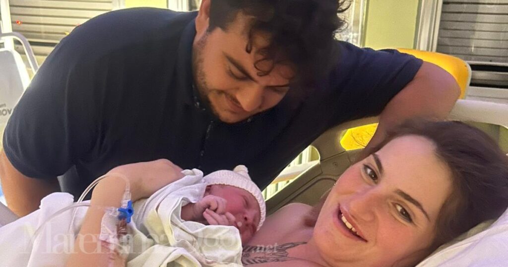 La piccola Beatrice Vegni con mamma Veronica e babbo Gioele