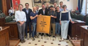 La presentazione di Design Funzione Arte nella sala del consiglio comunale