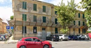 Uno degli immobili di via Colombo