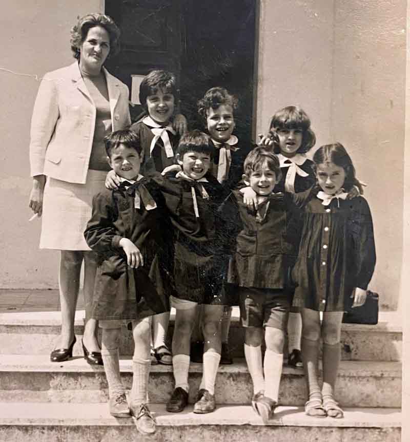Un'altra immagine della maestra Carla a Sasso d'Ombrone