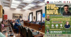 La sala del del Comune di Grosseto durante la presentazione (foto di Aldo Giuliani) e la locandina dell'evento