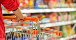 Il costo della vita aumenta in modo esponenziale, cambia anche il modo di fare la spesa delle famiglie