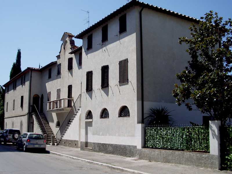 Villa Ricasoli in via Giacosa a Barbanella
