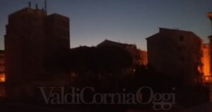 Palazzi al buio a Piombino