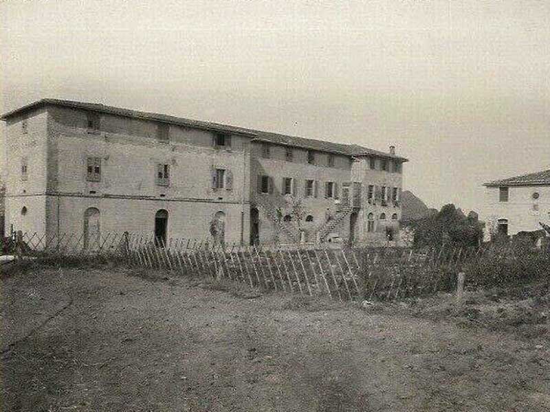 Un'immagine del 1900 della Fattoria di Barbanella (foto Maremma un tuffo nel passato)