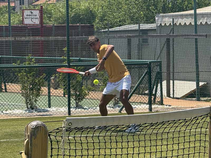 Un momento dell'allenamento di Flavio Cobolli