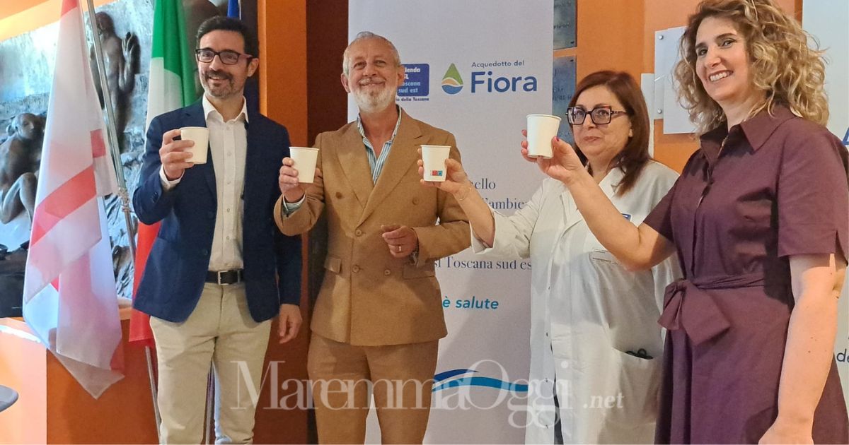Un "brindisi" con l'acqua del fontanello