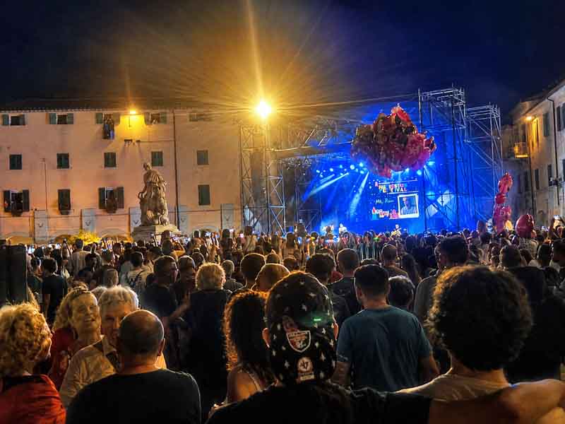 Una foto autentica, fatta da noi, che dimostra che c'era davvero tanta gente