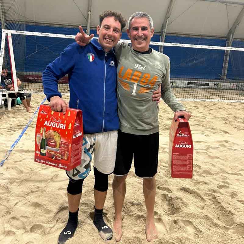 Con Francesco Belfiore sui campi da beach tennis