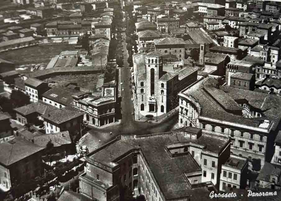 Il catalogo delle Officine Cosimini (foto da Grosseto città che diventa città, di Pietro Pettini / Effigi)