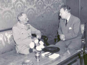 Pacciardi con il feldmaresciallo Bernard Montgomery (foto archivio storico della Camera)