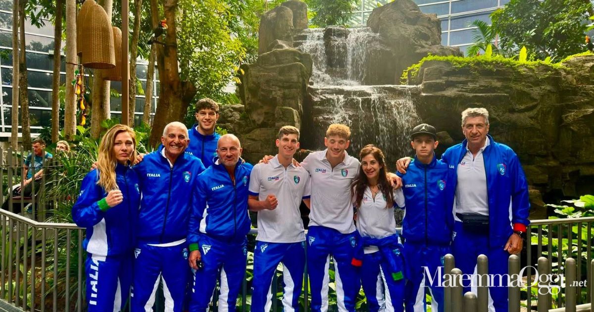 Sandro Buccolieri in Malesia con gli atleti e gli altri allenatori