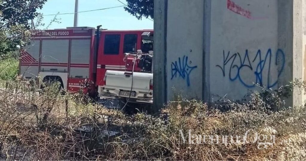 L'intervento dei vigili del fuoco a Pitigliano