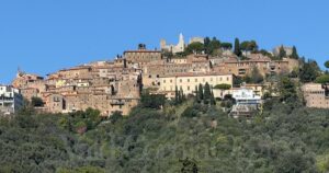 Una veduta di Campiglia Marittima