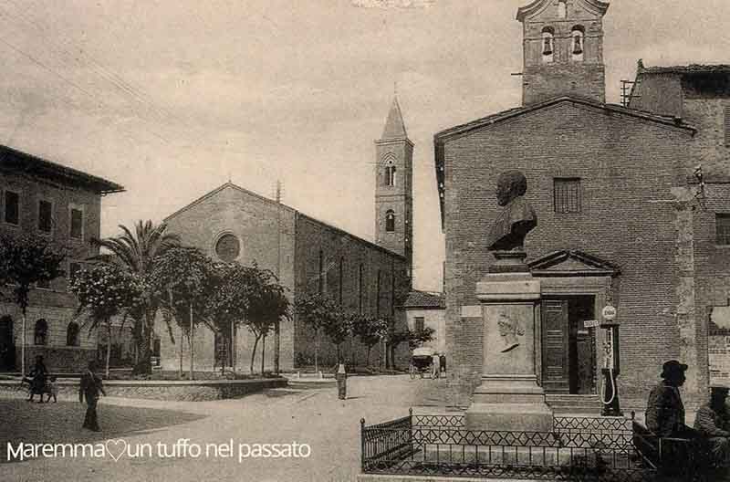 Una foto storica di San Francesco. Si vede anche il busto di Ettore Socci, allora piazzato davanti al palazzo del tribunale, oggi Museo Archeologico