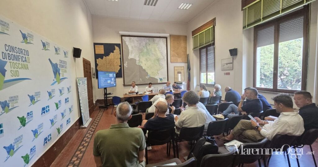 Un momento dell'assemblea del concorso di bonifica
