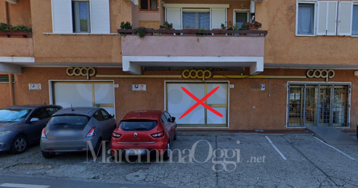 La Coop di Porto Ercole, con la X la vetrina sfondata