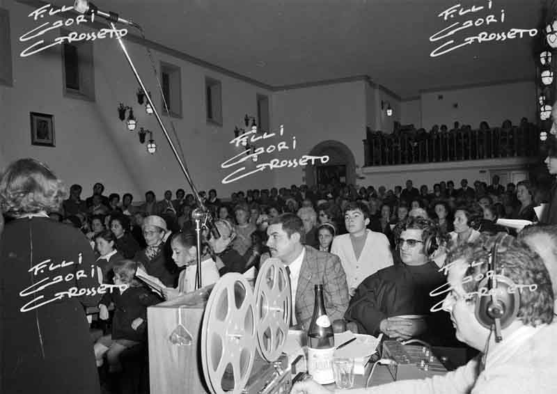 L'inaugurazione dell'Opera Friuli, in primo piano a destra, padre Ugolino (foto Archivio Fratelli Gori)