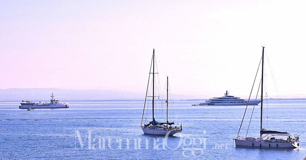 A sinistra Intrepid, a destra Infinity, davanti a Porto Santo Stefano