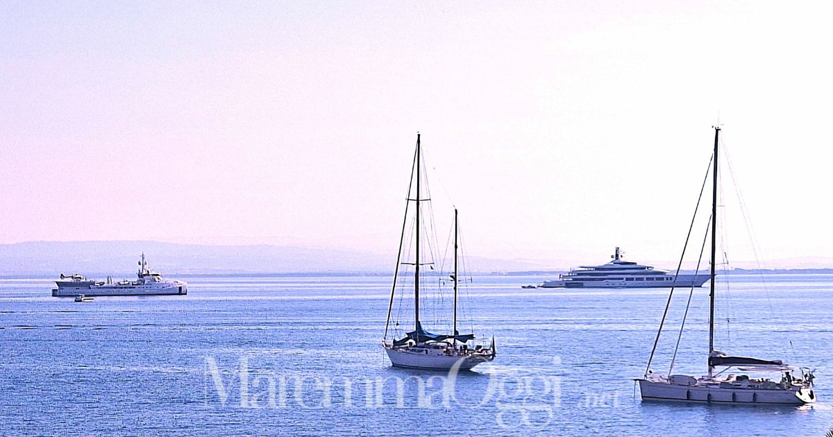 A sinistra Intrepid, a destra Infinity, davanti a Porto Santo Stefano