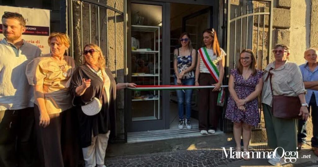 L'inaugurazione della libreria Ciolibrì a Castel del Piano