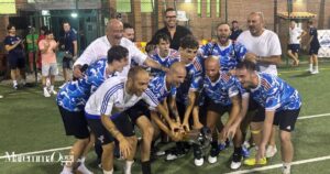 The Lollo's Brothers con la coppa e il sindaco Fusini