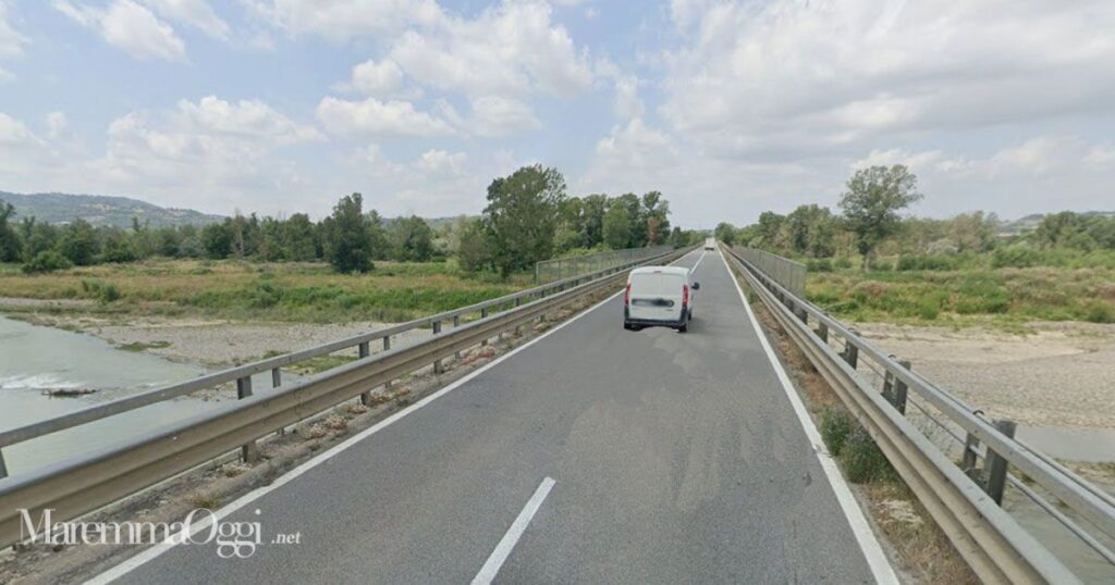 Il ponte dell'Ombrone sulla strada del Cipressino