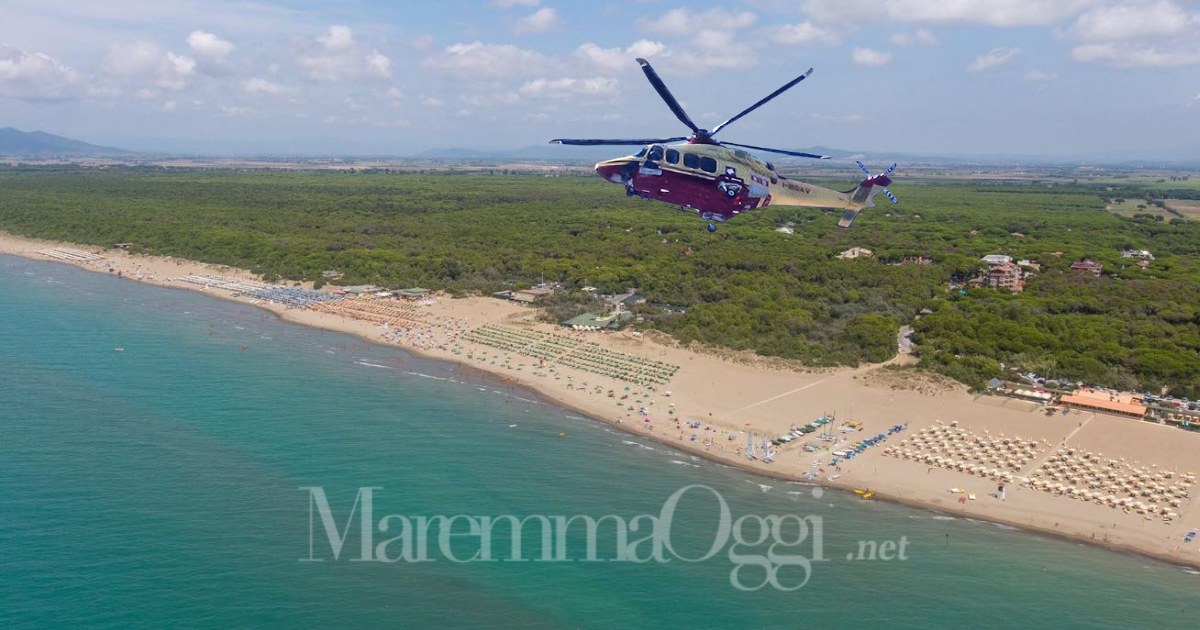 La spiaggia di Principina e l'elicottero Pegaso