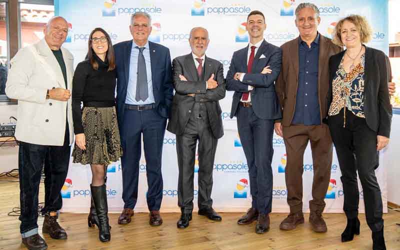 Il Cda del Pappasole. Luca Pini, al centro, con Luca Pierini, Arianna Borri, Tiberio Fedi, Alessandro Cicerchia, Brando Bigazzi e Lucia Batoni
