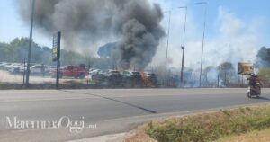 Una foto dell'incendio