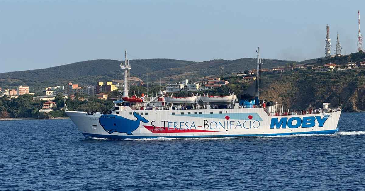 Un traghetto Moby diretto in Corsica